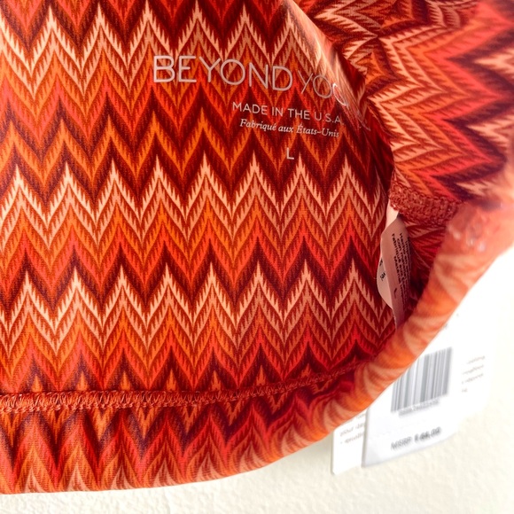 Beyond Yoga NWT $64 Athletic Top, Chevron Red Orange, Large, New, Sports Bra Gym - Picture 9 of 10